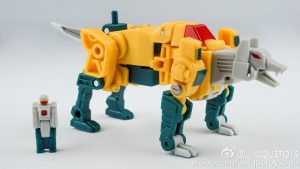 Unique Toys Heads On In To Legends Class Figure Arena With Unofficial Weirdwolf & Chromedome 04__scaled_800